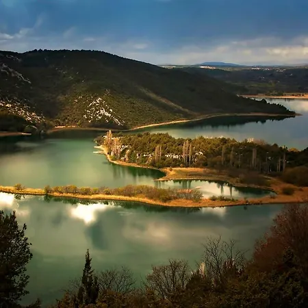 Vlatka * Lozovac
